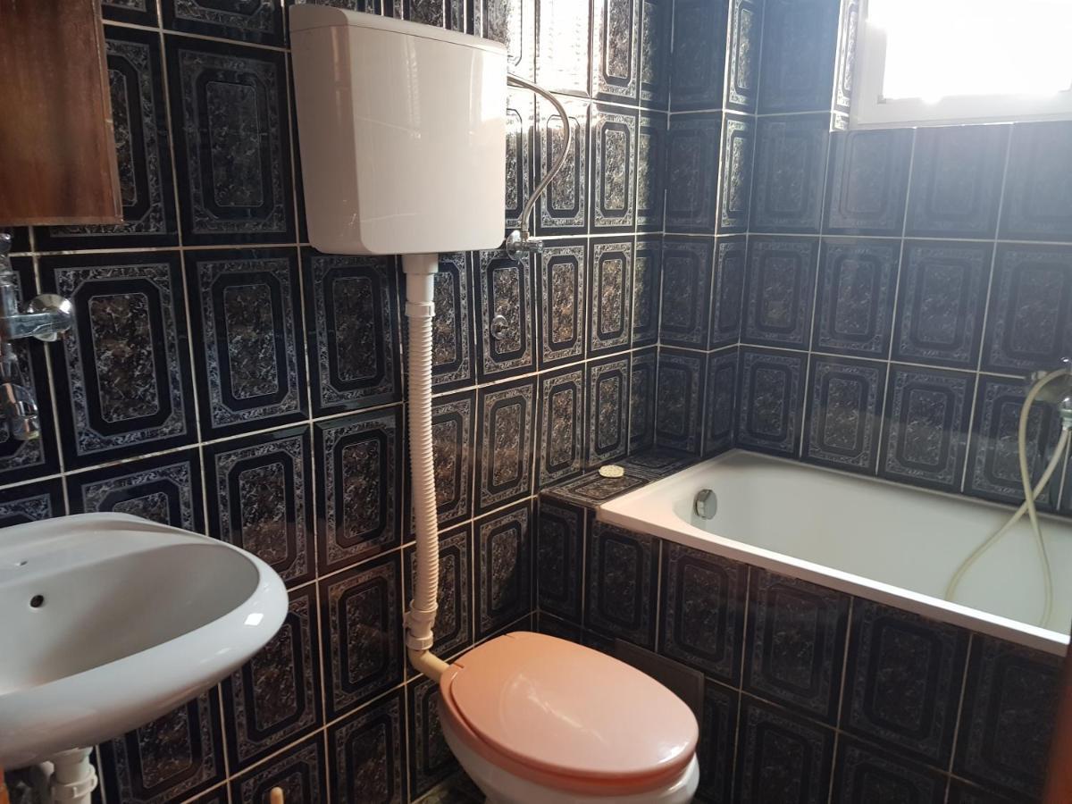 Apartments Drobni Pijesak Petrovac الغرفة الصورة