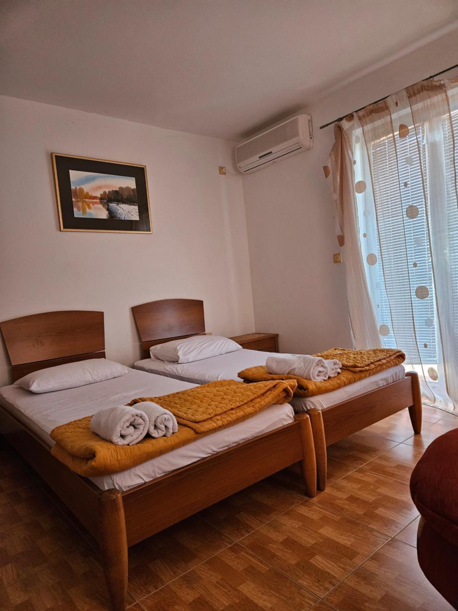 Apartments Drobni Pijesak Petrovac الغرفة الصورة