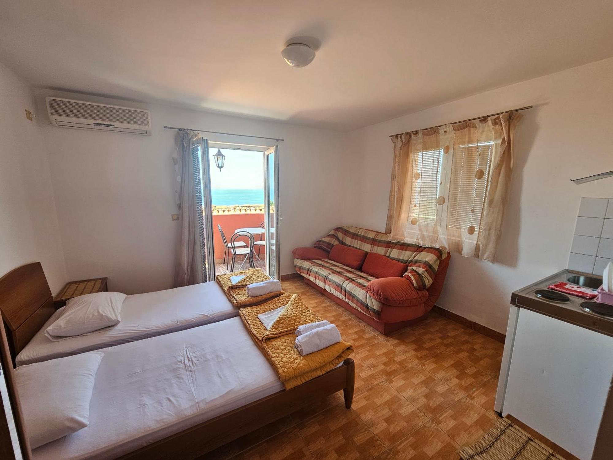 Apartments Drobni Pijesak Petrovac الغرفة الصورة
