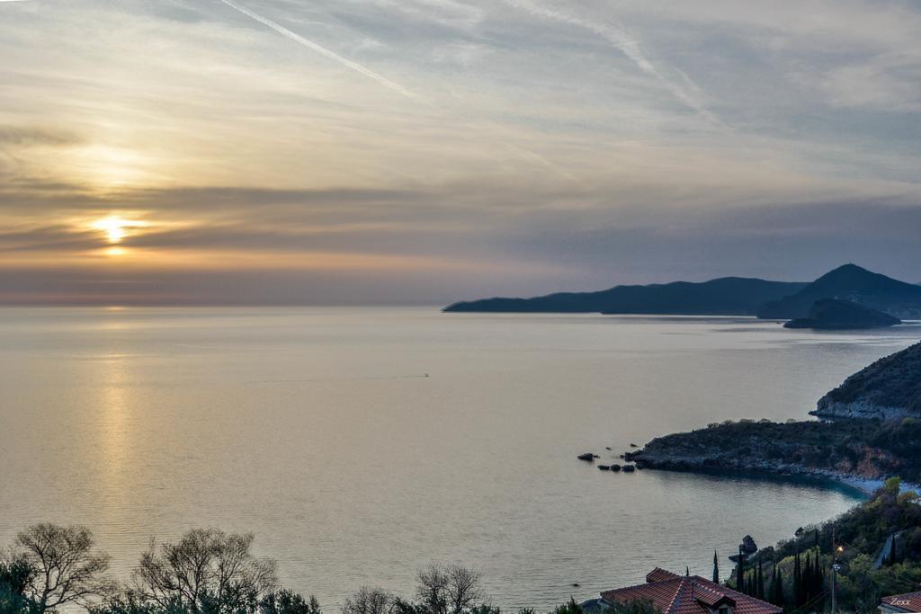 Apartments Drobni Pijesak Petrovac الغرفة الصورة